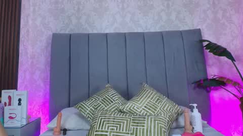 Snapshot of sienna_lorengb chatting on March 3, 12:06 pm Camila Vargas online show from March 3, 12:06 pm