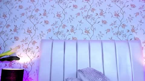 Snapshot of sienna_lorengb chatting on February 25, 2:48 pm Camila Vargas online show from February 25, 2:48 pm