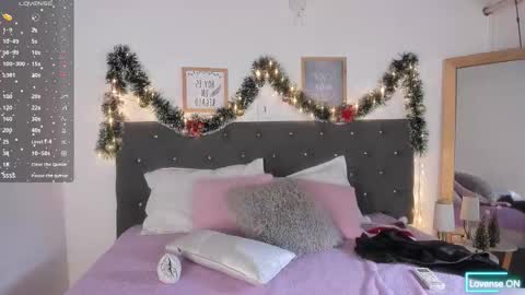 Sienna  online show from December 21, 3:29 pm