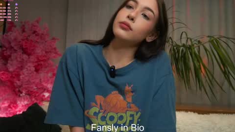 Eva  online show from October 14, 11:57 am