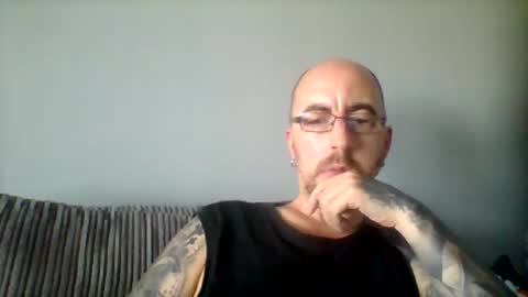 Snapshot of silent_v_81 chatting on October 17, 11:58 am Silent V online show from October 17, 11:58 am