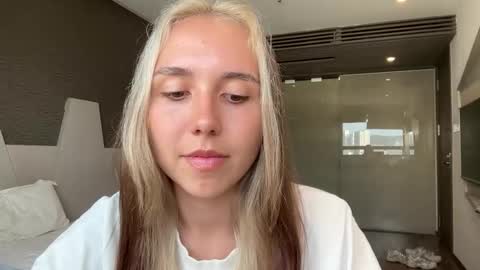 You fav Miss Si online show from February 15, 9:19 am