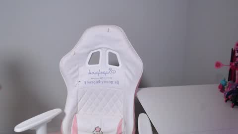 silk_aura online show from December 4, 8:03 am