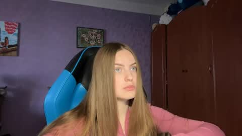 Erica online show from April 22, 8:43 am