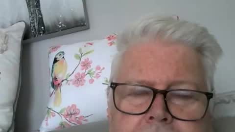 silverfoxpauly online show from May 31, 10:58 am