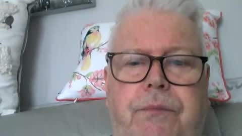 silverfoxpauly online show from April 16, 12:49 pm
