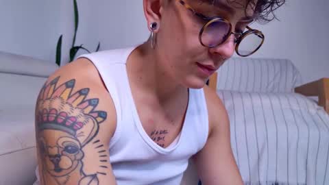 Sim. online show from October 2, 5:34 pm