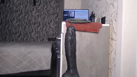 regina online show from December 3, 7:20 am