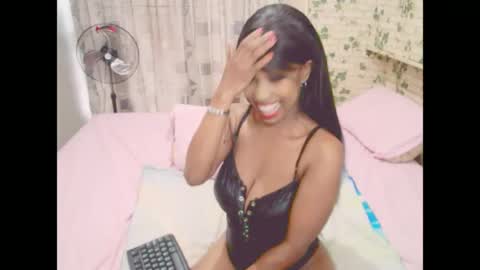simply_pleasure00 online show from June 16, 1:26 pm