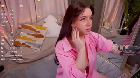 Alice online show from March 23, 8:25 pm