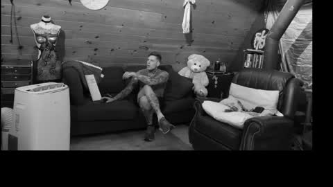 Dustbunnyfoofoo online show from September 12, 3:08 am