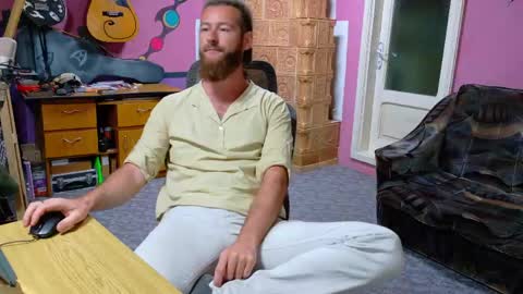 I am The Fourth and only Sir. Pelo online show from June 5, 5:29 pm
