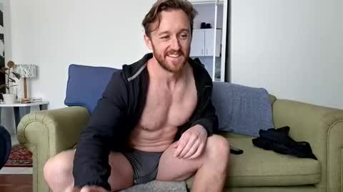 Snapshot of sirgiovanni chatting on September 24, 9:49 am Giovanni online show from September 24, 9:49 am