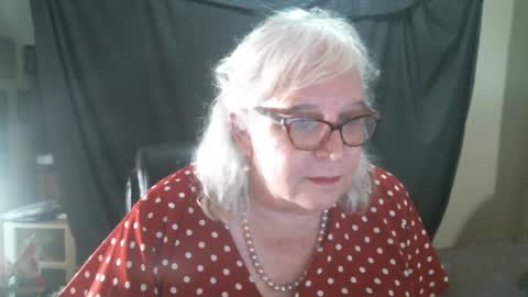 Snapshot of sissydianetx chatting on September 29, 11:37 pm Sissy Diane online show from September 29, 11:37 pm