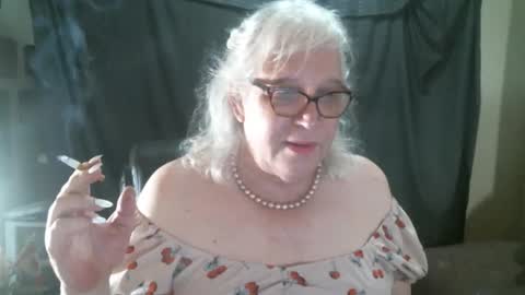 Snapshot of sissydianetx chatting on October 10, 11:42 pm Sissy Diane online show from October 10, 11:42 pm