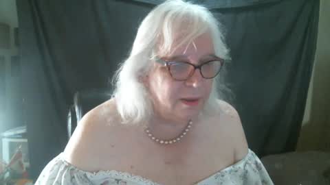 Snapshot of sissydianetx chatting on October 4, 1:09 pm Sissy Diane online show from October 4, 1:09 pm