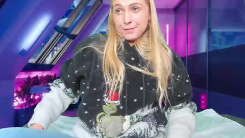 Elise online show from February 20, 3:08 pm