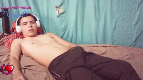 skady_coronado online show from May 28, 5:11 pm