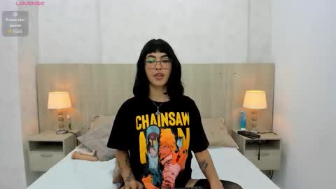 Emily Rojas online show from November 12, 8:44 pm