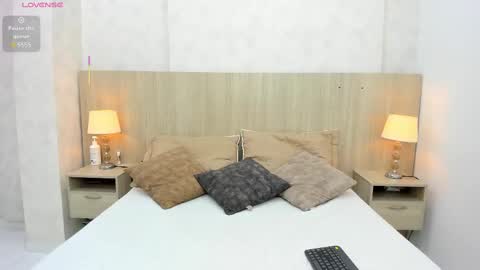 Emily Rojas online show from September 17, 7:39 pm