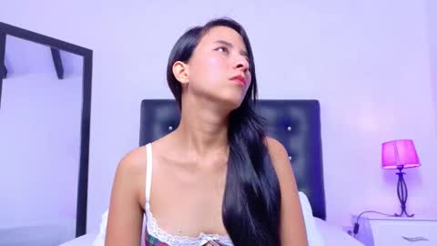 skinny_hottie18 online show from October 11, 1:38 pm