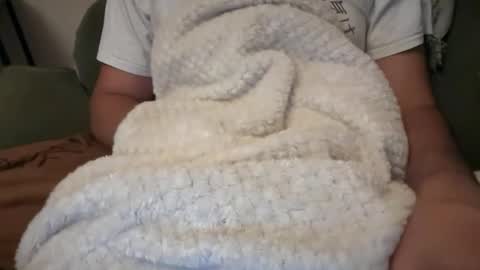 Snapshot of skinnyguyfun chatting on October 20, 10:37 pm skinnyguyfun online show from October 20, 10:37 pm