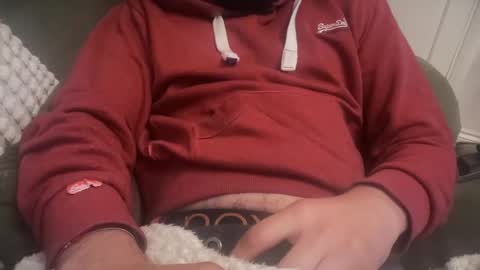 Snapshot of skinnyguyfun chatting on October 24, 10:54 pm skinnyguyfun online show from October 24, 10:54 pm