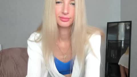 Skinnyladyy online show from March 11, 5:13 am