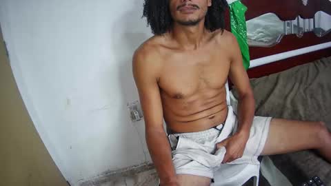 Snapshot of skinnylatinman chatting on September 26, 4:15 pm Skinny Latin Man online show from September 26, 4:15 pm