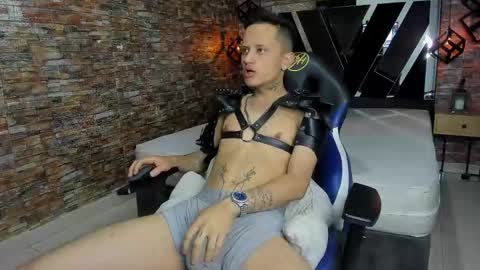 SkinnyZeth online show from December 16, 12:11 pm