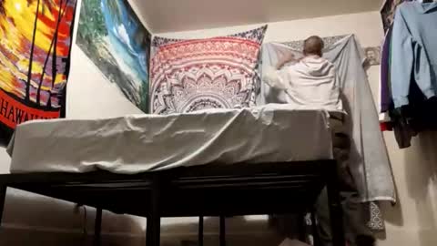 skorderek online show from April 2, 4:31 am