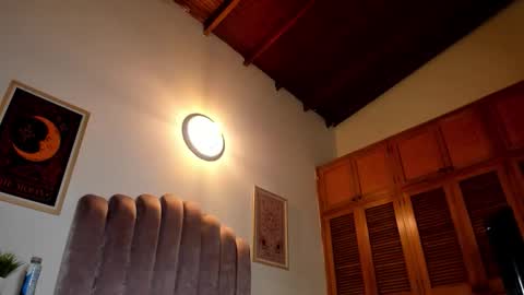 Sky Caroline online show from January 14, 9:45 pm