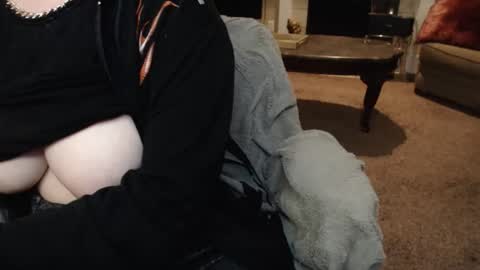 SKYLE   online show from April 3, 3:24 am