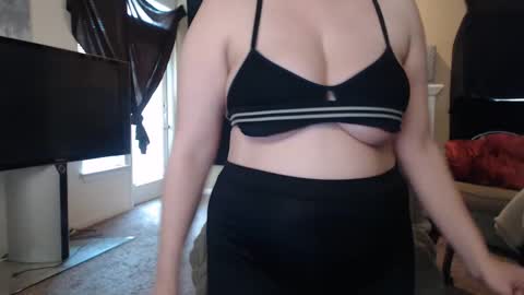 SKYLE   online show from September 15, 10:00 pm