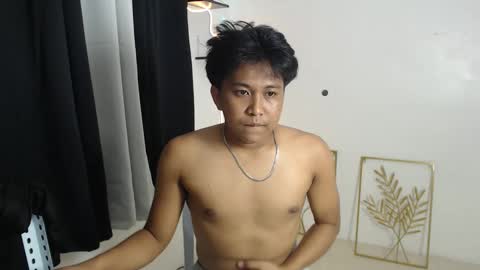 Skyler online show from April 10, 3:17 pm