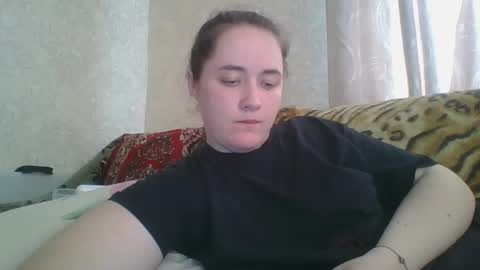 skyressie333 online show from April 24, 2:52 pm