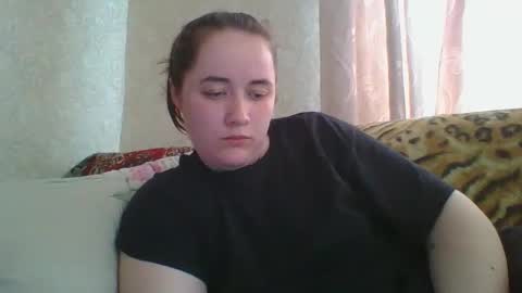 skyressie333 online show from April 28, 7:56 am