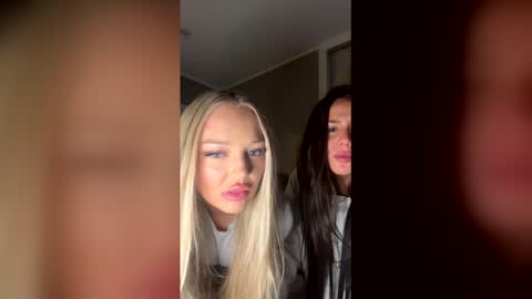 skywinters222 online show from May 24, 4:31 am