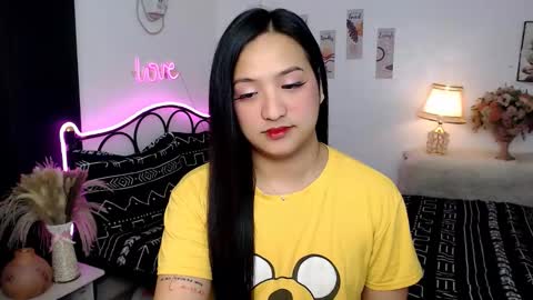 Queen Cyrine online show from September 23, 3:00 am