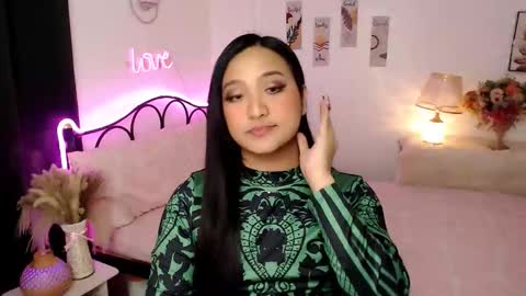 Queen Cyrine online show from November 16, 2:52 pm