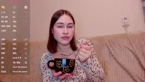 Alice online show from May 25, 9:21 pm