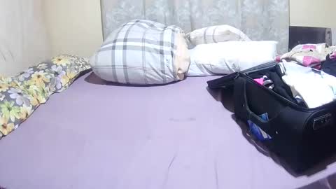 slender_sweetbabe online show from June 2, 6:26 am