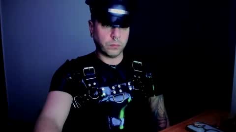 slick_evo online show from December 5, 4:37 am