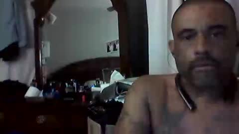 slickstre online show from July 2, 8:19 am