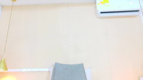 slim_chocobar18 online show from February 17, 11:11 pm