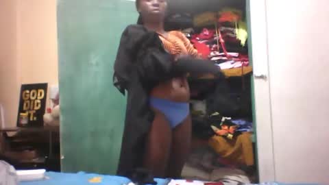 slim_petite_ebony online show from February 24, 6:00 pm