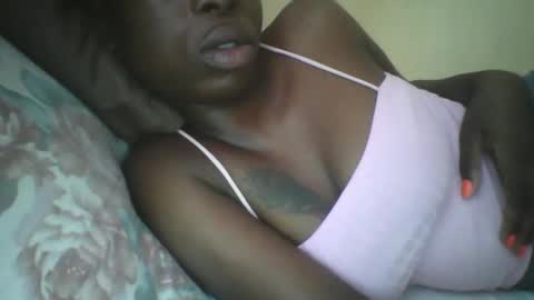 slim_petite_ebony online show from February 20, 7:45 am