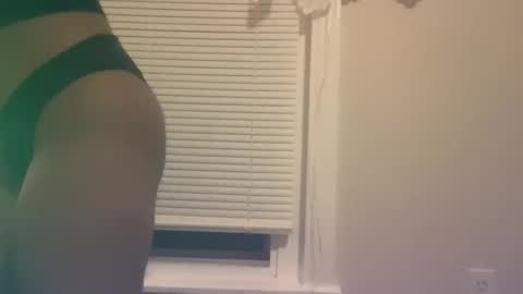 slimthicklatina11 online show from September 24, 1:12 am