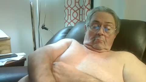 slippery_duck online show from January 15, 12:41 am