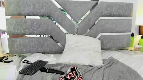 slut_milf_ online show from May 27, 1:57 am